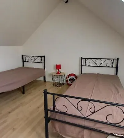 Maisonnette Avec Courette